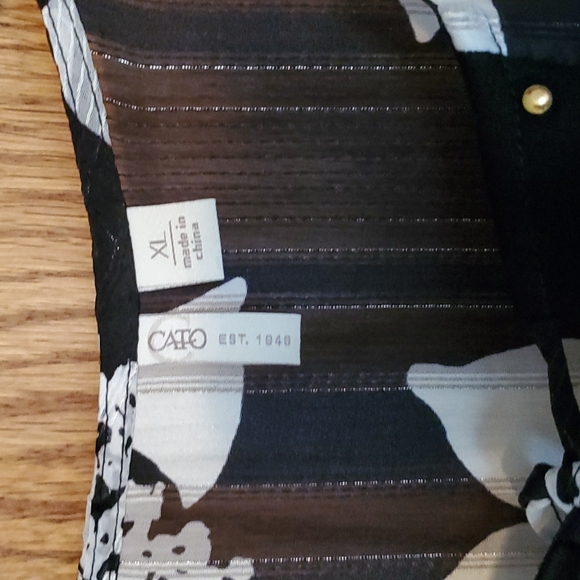 Women's Top - Picture 2 of 3